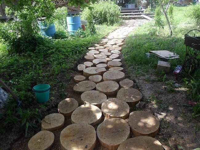 Деревянные садовые дорожки