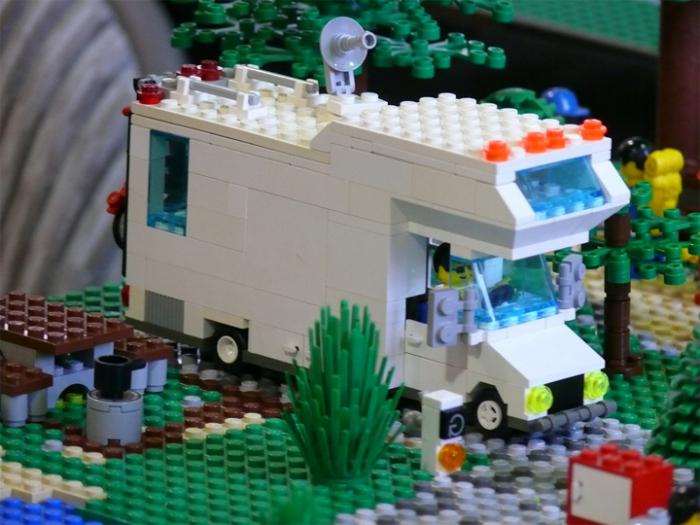 LEGO. Дом на колесах