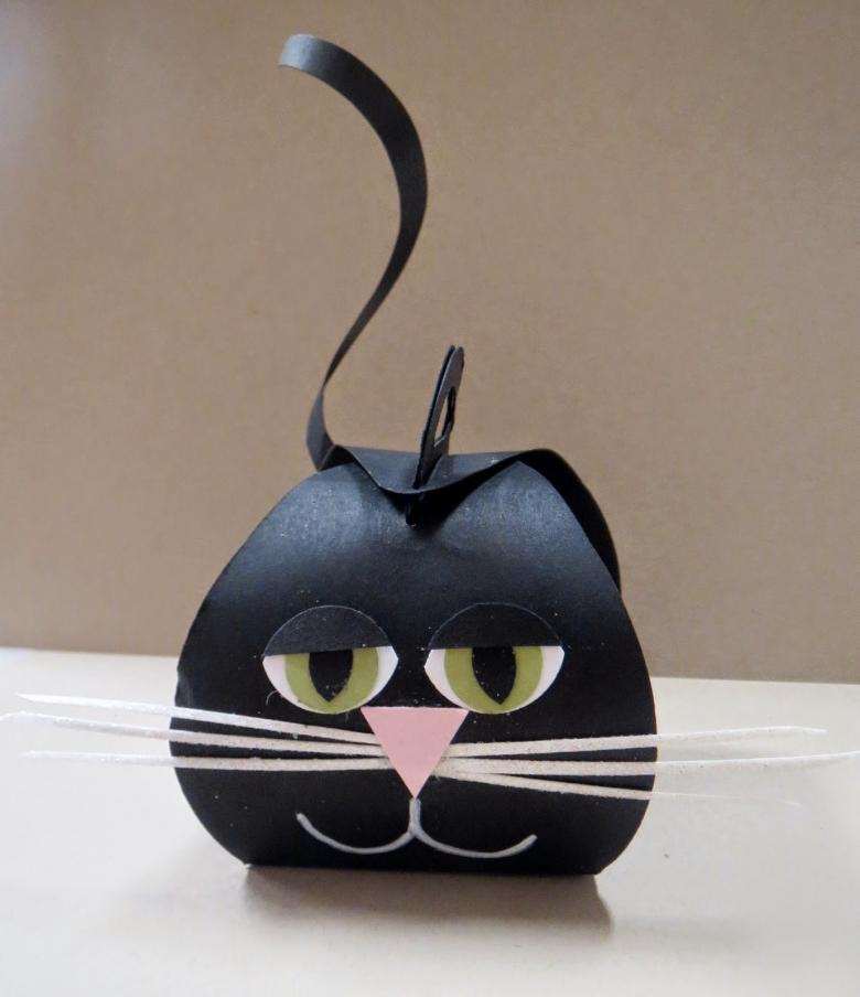 DIY поделки для кошек