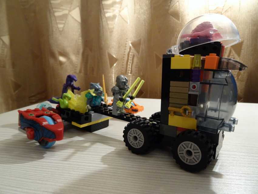 Как построить робота из фотографий Lego